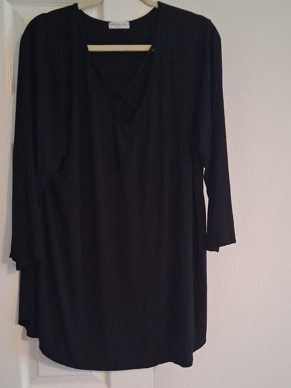 Chic Soul Black V-Neck Long Sleeve Tunic with Crisscross Detail